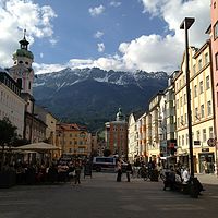 茵斯布鲁克是阿尔卑斯山中一个冰雪小城，是两次冬季奥运会的举办地。