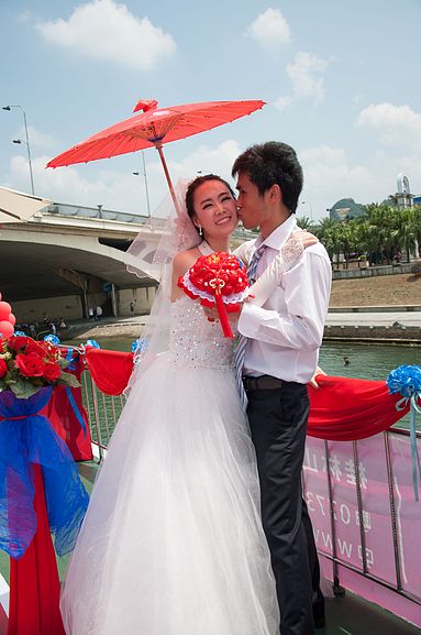 2014年9月12日就要爱—桂林漓江游轮集体婚礼